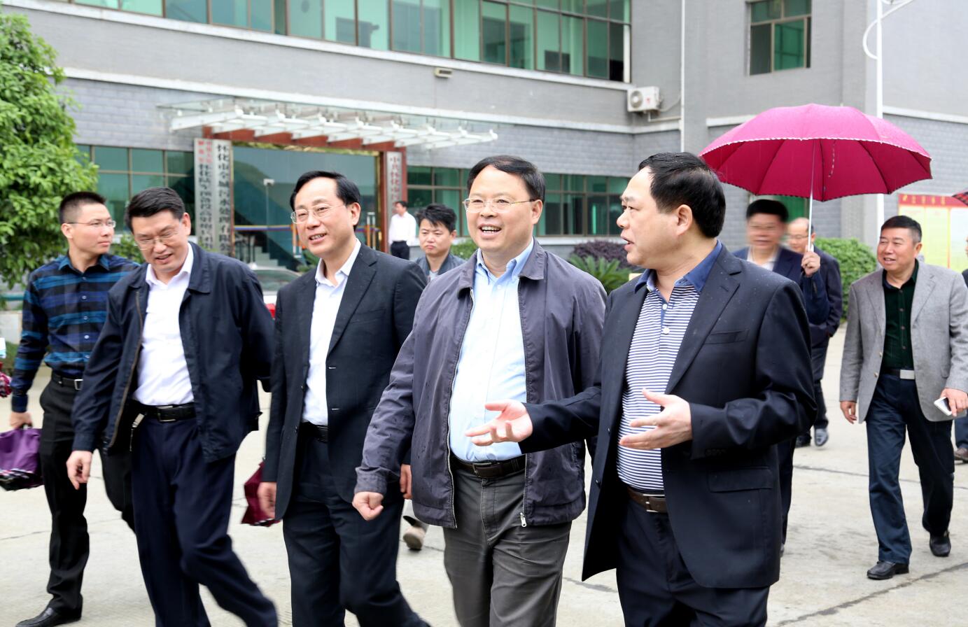 2015年4月，省委常委副省長張劍飛蒞臨公司視察.JPG